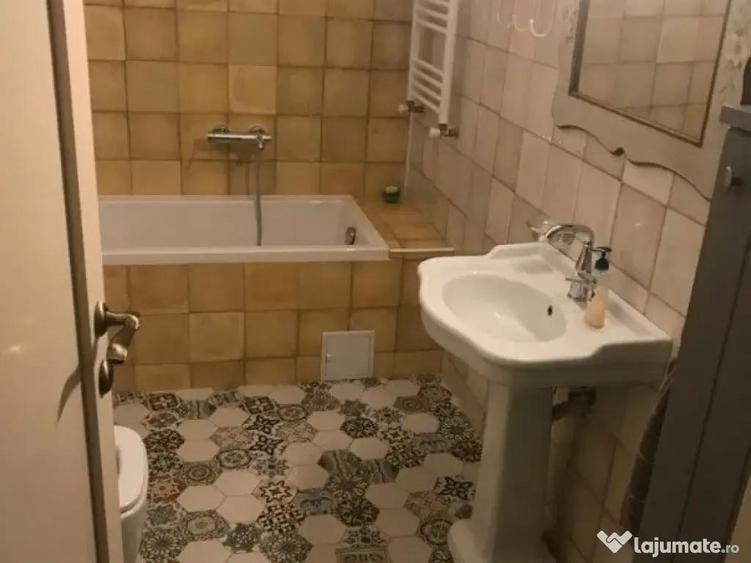 Inchiriez apartament 2 camere, zona Faleza Nord, Constanta 750 EURO - 1