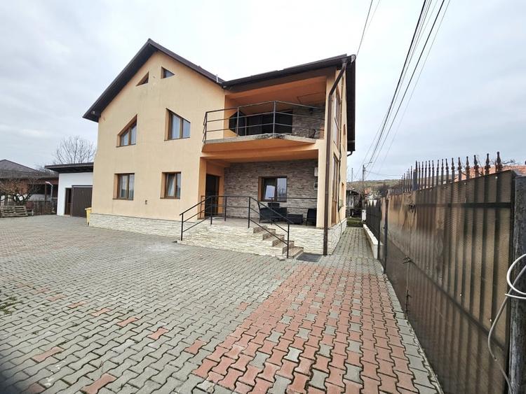 Casa eleganta,zona centrala Aiton,cu ciubar,gradina si panouri fotovoltaice - 1