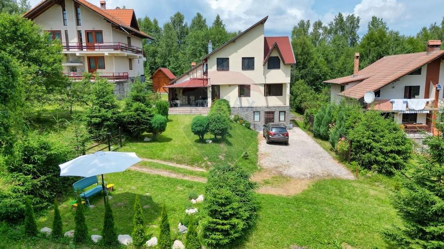 Casa / Vila  de vacanta ideala in satul Drumul Carului, zona Moieciu - 1