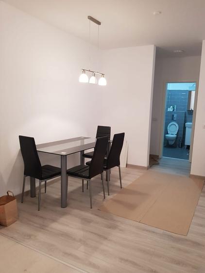 Inchiriez apartament 3 camere - 6