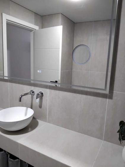 Apartament cu 2 camere decomandat, mobilat în Central