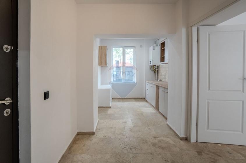 COMISION 0 | Birou modern si luminos la casa cu gradina privata - 14