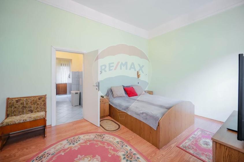 Casă cu 7 camere de vânzare în zona Ultracentrală - 3