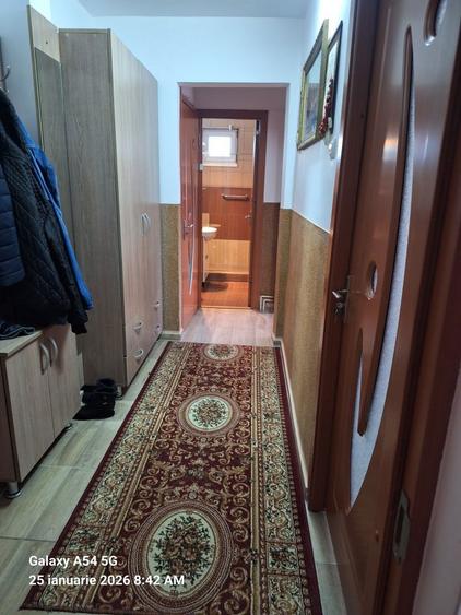 Inchiriez apartamend decomandat 3 camere mobilat cartier dupa zid - 3
