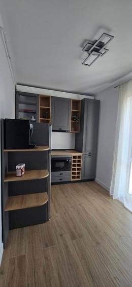 Garsoniera decomandata, 38 mp utili, balcon 7 mp, zona Calea Bucuresti - 3