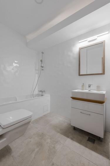 Apartament cu 3 camere decomandat în Grozăvești