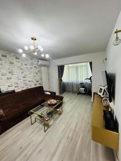 Apartament cu 2 camere semidecomandat, mobilat în Sud