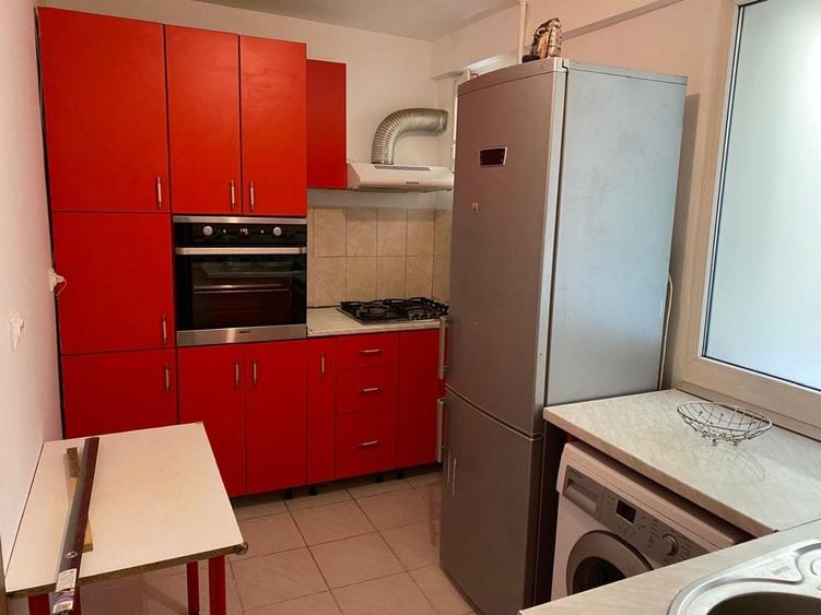 Apartament cu 2 camere decomandat în Eroii Revoluției