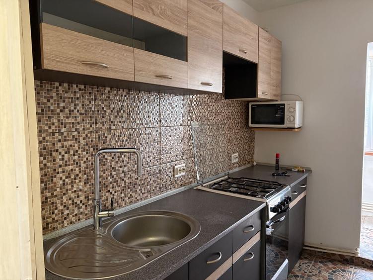 Apartament cu 2 camere decomandat în Spitalului