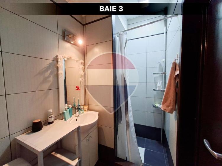 Casă individuală cu 5 camere cu Teren 2055 Mp în Central