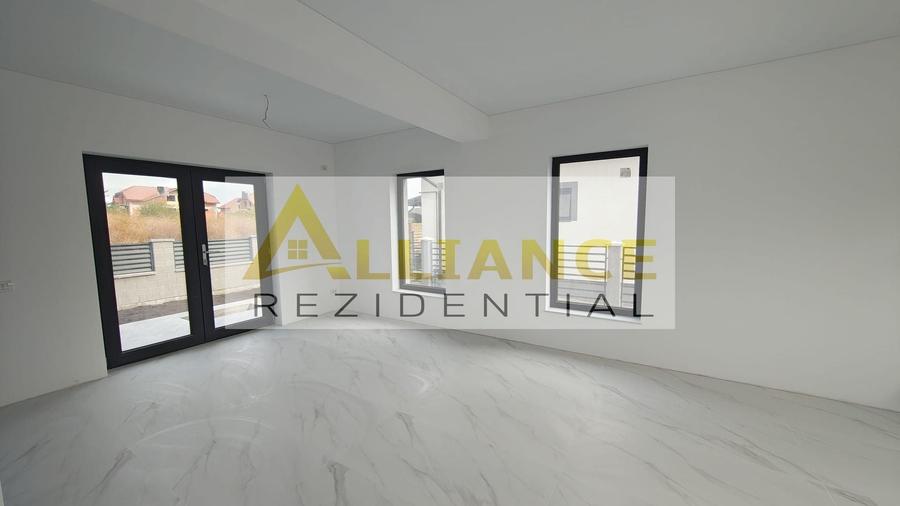 Casă individuală cu 4 camere cu Canalizare în Berceni