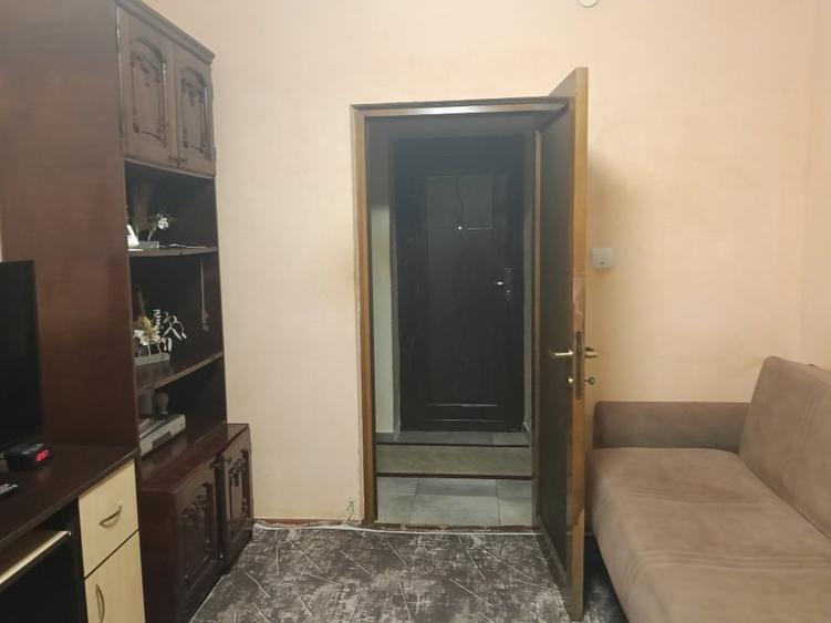 Garsonieră decomandată, mobilată în Vișan
