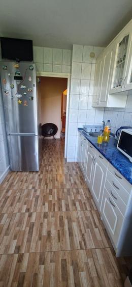 Apartament cu 3 camere decomandat, mobilat în Brâncoveanu