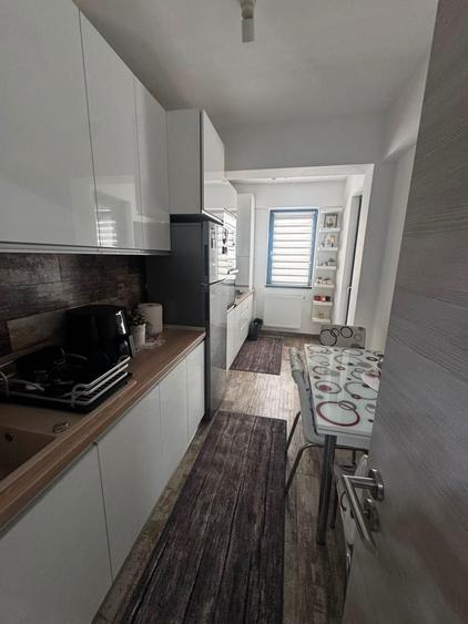 Apartament cu 2 camere decomandat în Berceni