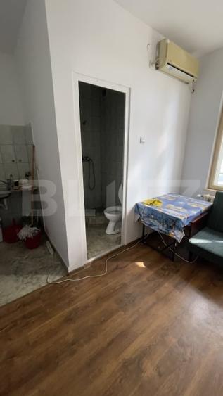 Casă individuală cu 6 camere cu Canalizare în Ultracentral