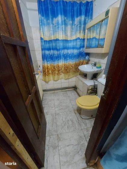 Apartament cu 3 camere decomandat în Micro 11