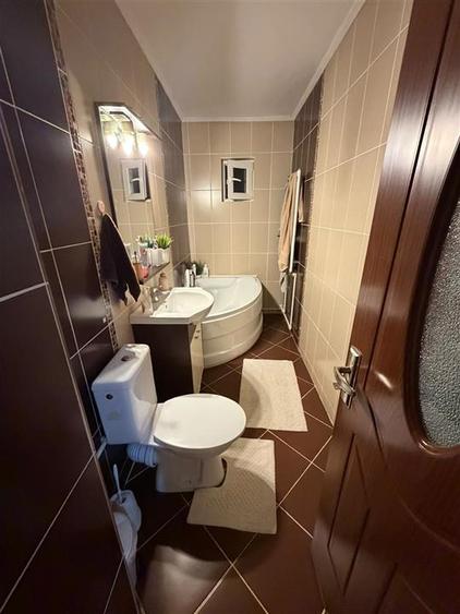 Apartament cu 3 camere decomandat, mobilat în Sud