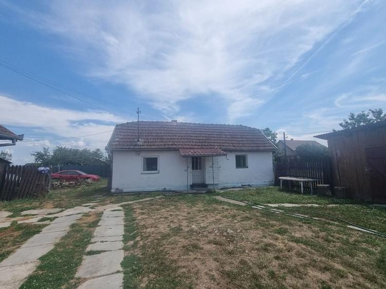 Casă cu 2 camere în Micula