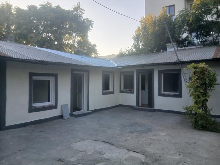 Casă cu Teren 100 Mp în Mihai Bravu