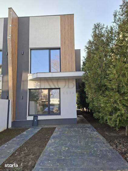 Casă cu 4 camere cu Teren 250 Mp în Corbeanca