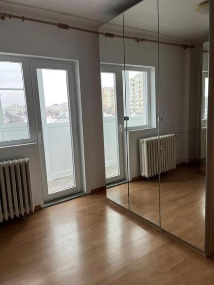 PARCUL CIRCULUI I Judetului inchiriere 3 camere - 8