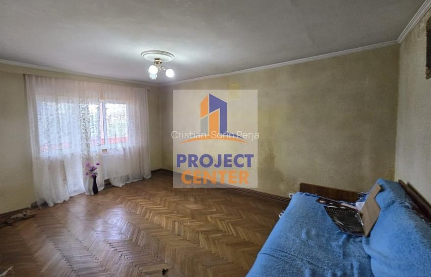 Apartament 3 camere Craiovei, garaj, confort 1 decomandat