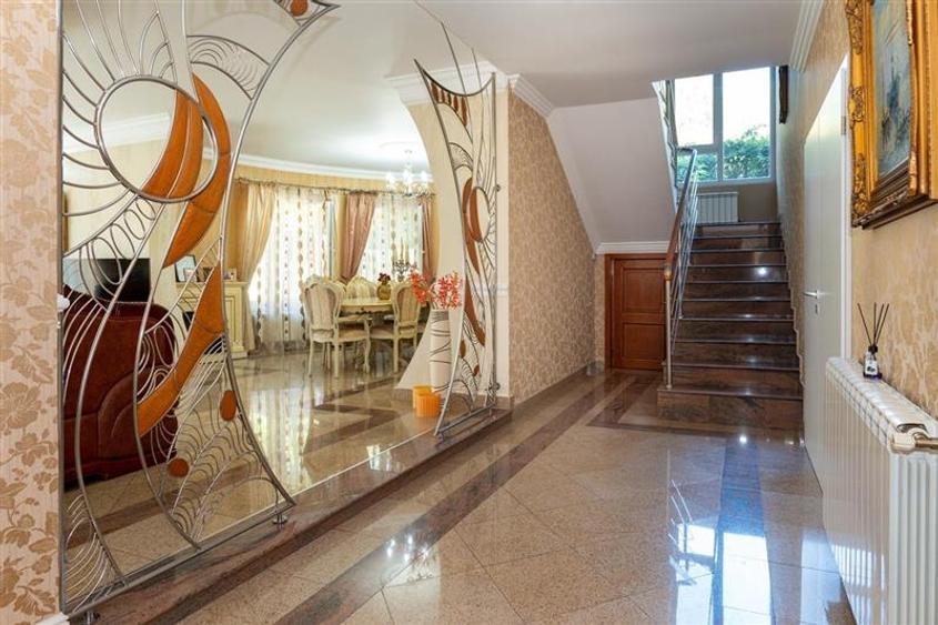 Vila cu piscina.Iancu Nicolae. Exclusivitate. - 5