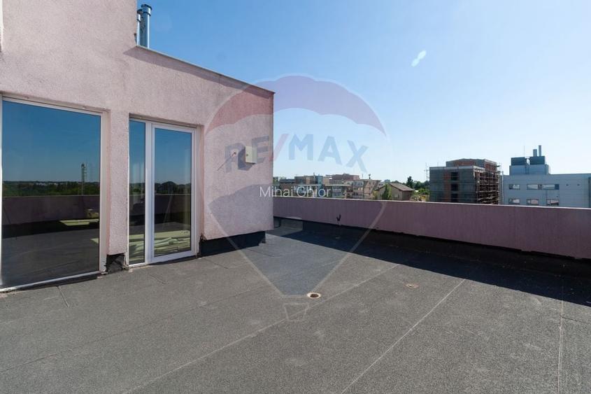Apartament cu 5 camere semidecomandat în Dămăroaia