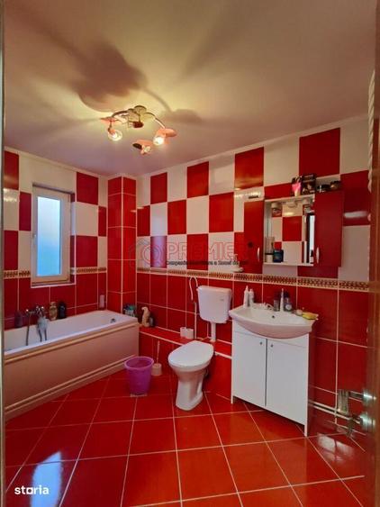 Zona Metrou Aparatorii Patriei - Casa spatioasa P+1+pod teren 282 - 6