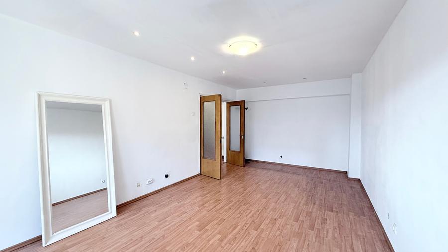 Bulevardul Unirii / Vedere Bulevard / Etaj 2/8 Decomandat - 3