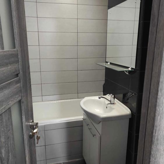 Proprietar garsoniera zona Titan,5/10 - 7