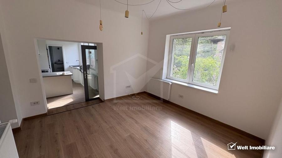 Apartament cu 3 camere semidecomandat în Central