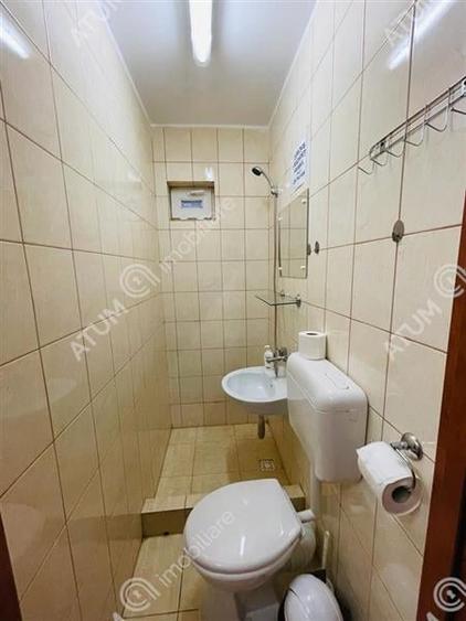 Casă individuală cu 8 camere cu Canalizare în Păltiniș