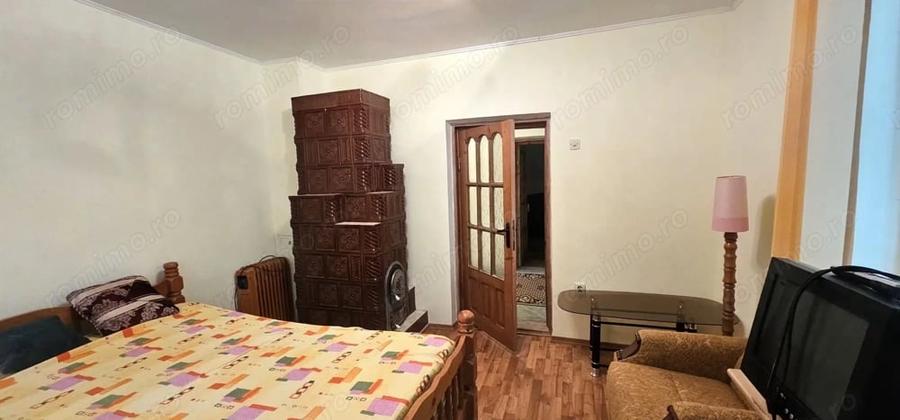 Casă cu Teren 1055 Mp în Vânători