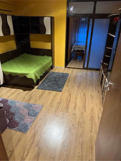 vand Garsoniera . - 1