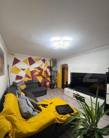 Apartament de 4 camere decomandat, Piata Sudului - 2