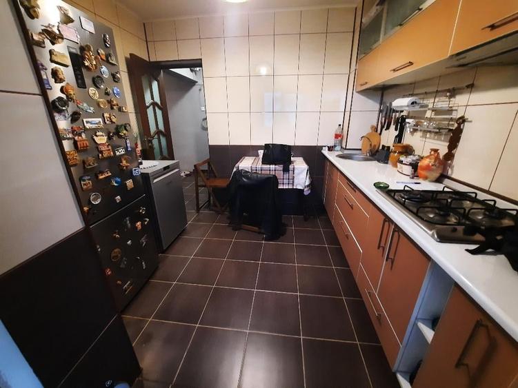 VANZARE 2 CAM BULEVARDUL TINERETULUI - 13