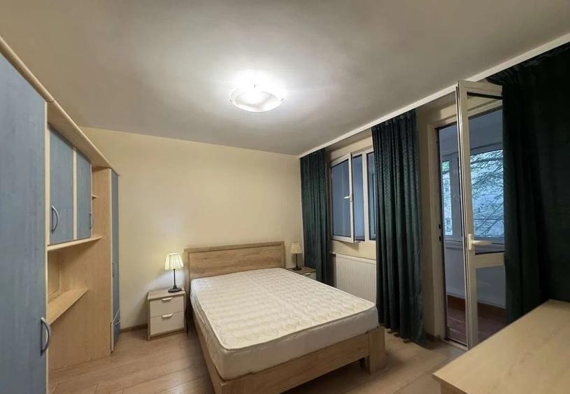 UNIVERSITATE, AP 2 CAM MOBILAT SI UTILAT MODERN - 1