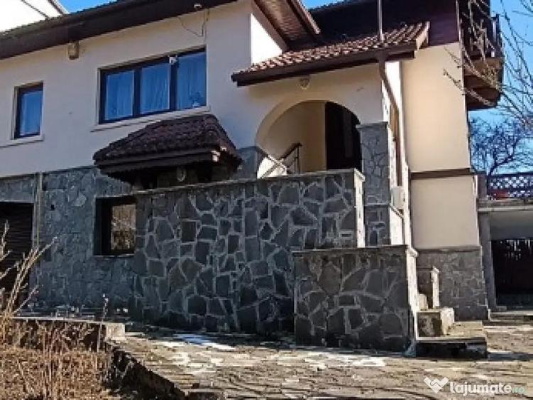 Casa cocheta cu panorama de vis catre mun?ii Bucegi Col?ii morarului - 4