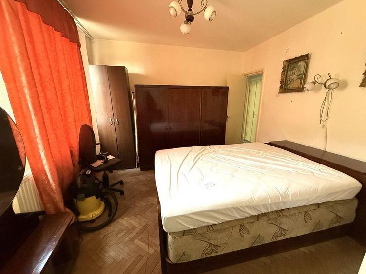 Apartament cu 4 camere Piata Garii etajul 2/4 - 2