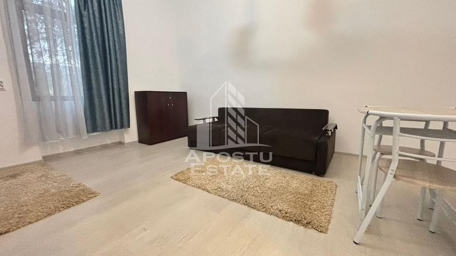 Garsoniera in zona Complexului Studentesc, centrala proprie - 1