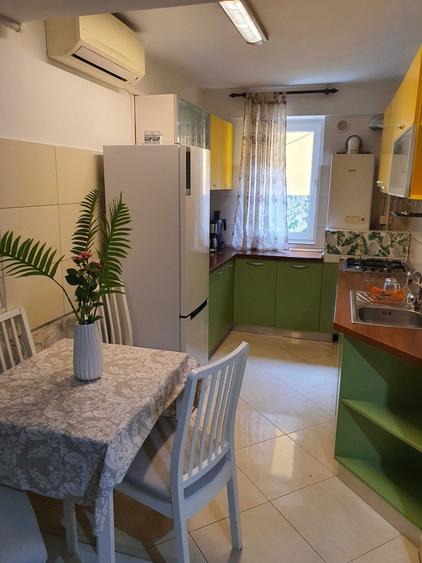 3 cam 51 mp + curte 40 mp/foisor | 3 min metrou Aparatorii Patriei | centrala | parcare | pet-friendly | 500 - 3