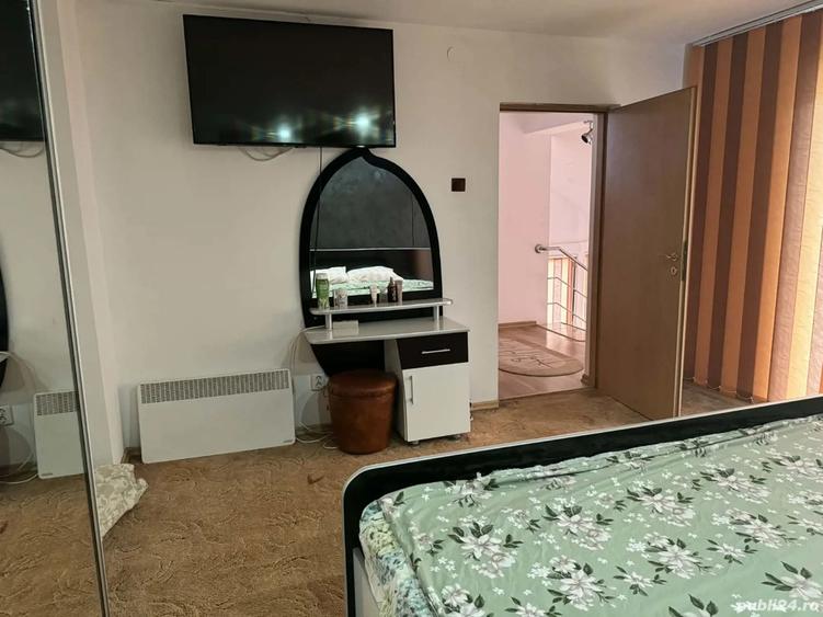 Vand sau schimb cu apartament 3 camere casa in Valcea - 2