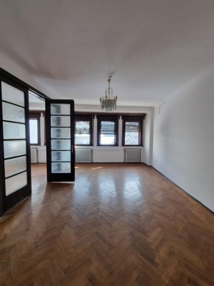 Piata Ion Mihalache - 3 Camere - Imobil interbelic - Urgenta 2 - 3