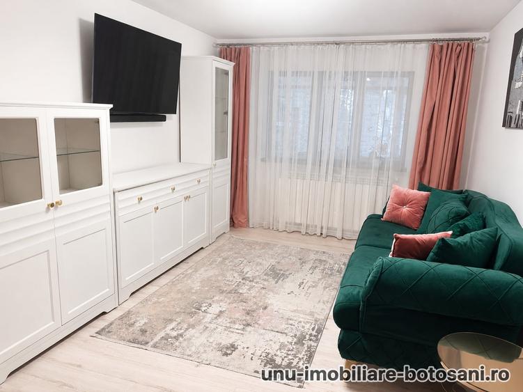 Apartament cu 3 camere decomandat în Central