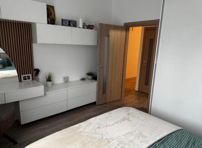 3 camere - Rond Pacurari- etaj 1 - 67 mp- 145000 euro - 2