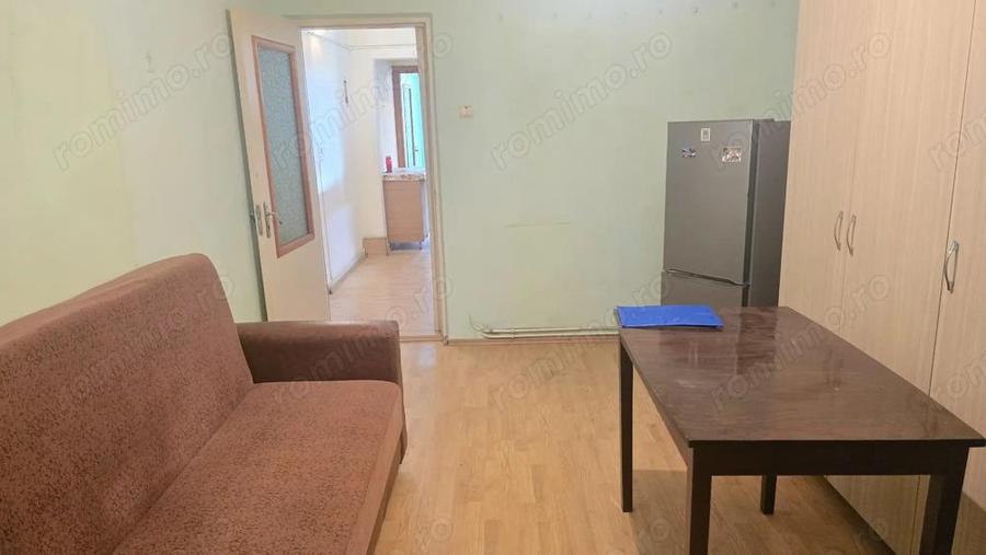 Vand apartament 2 camere decomandat in Deva, zona Micro 15, etaj 8, - 2