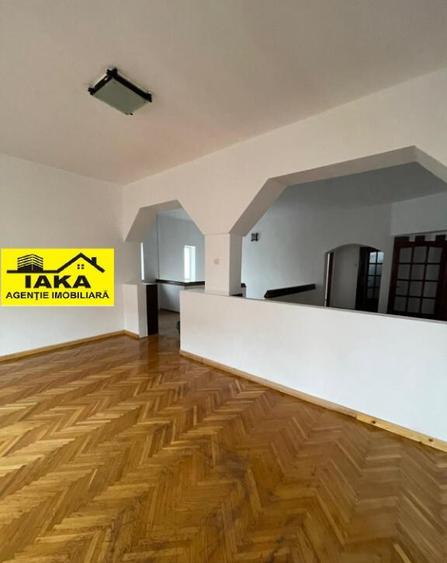 Urgent! 22 Decembrie, apartament la casa ,4 camere, parter - 3