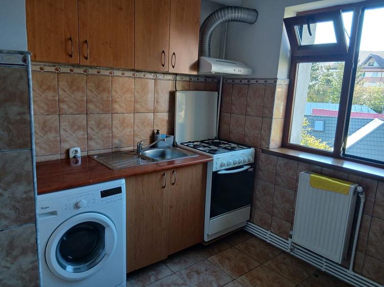 Inchiriez apartament cu o camera situat in bloc de apartamente. - 6