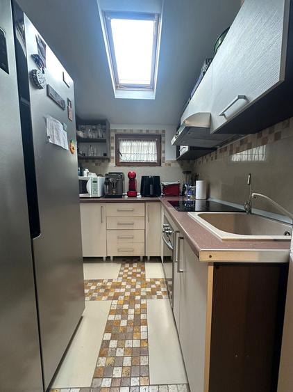 Apartament semicentral de vanzare - 1